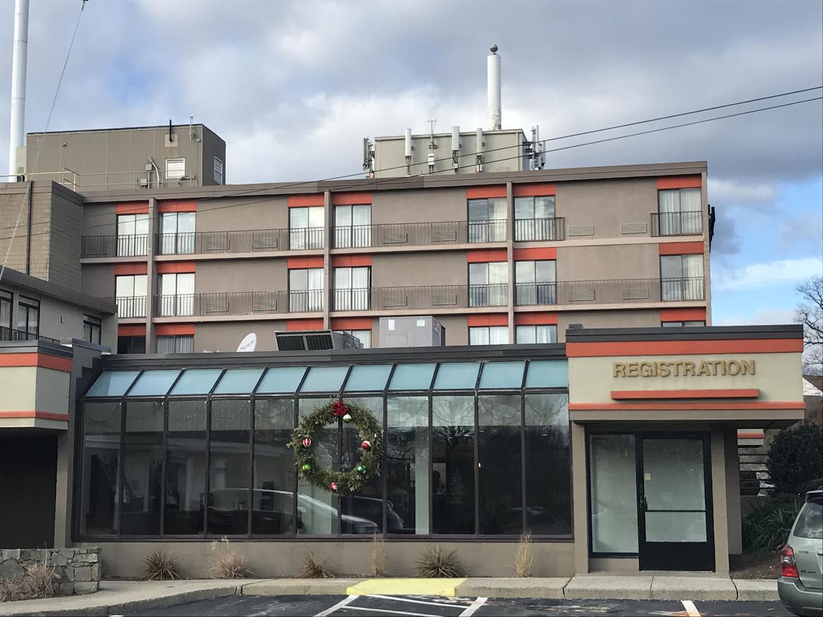 Howard Johnson By Wyndham Milford/New Haven Exteriör bild