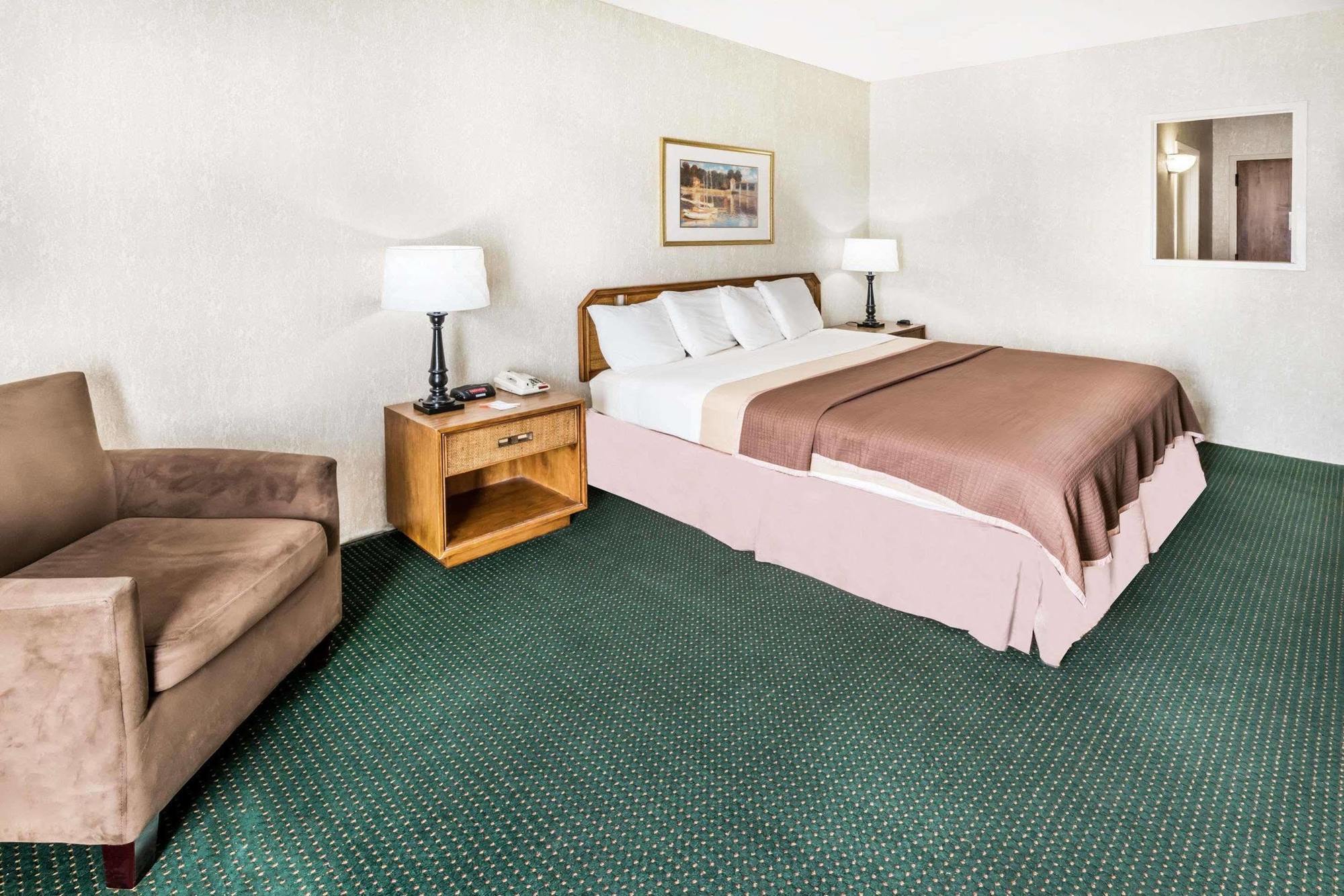 Howard Johnson By Wyndham Milford/New Haven Exteriör bild