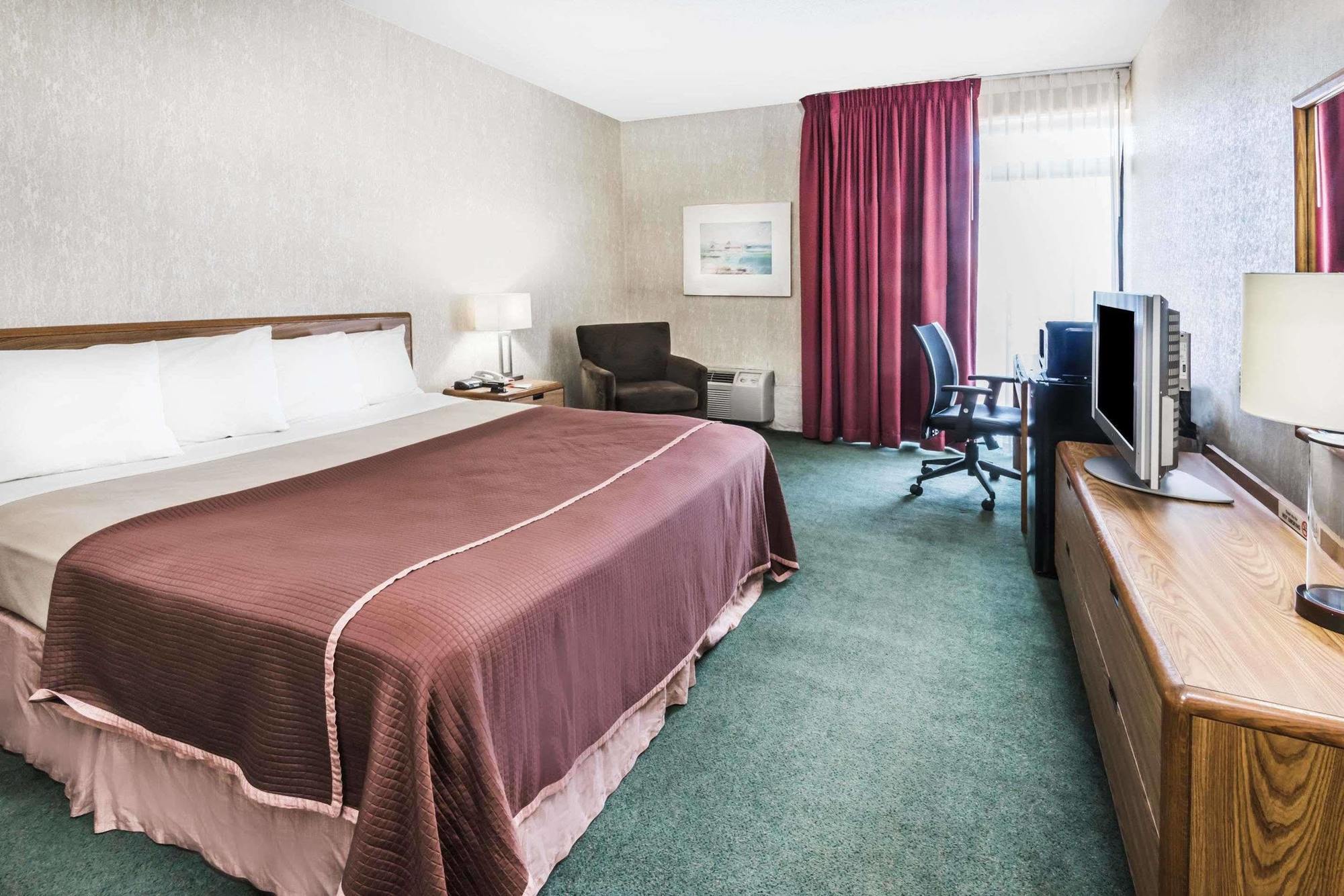 Howard Johnson By Wyndham Milford/New Haven Exteriör bild