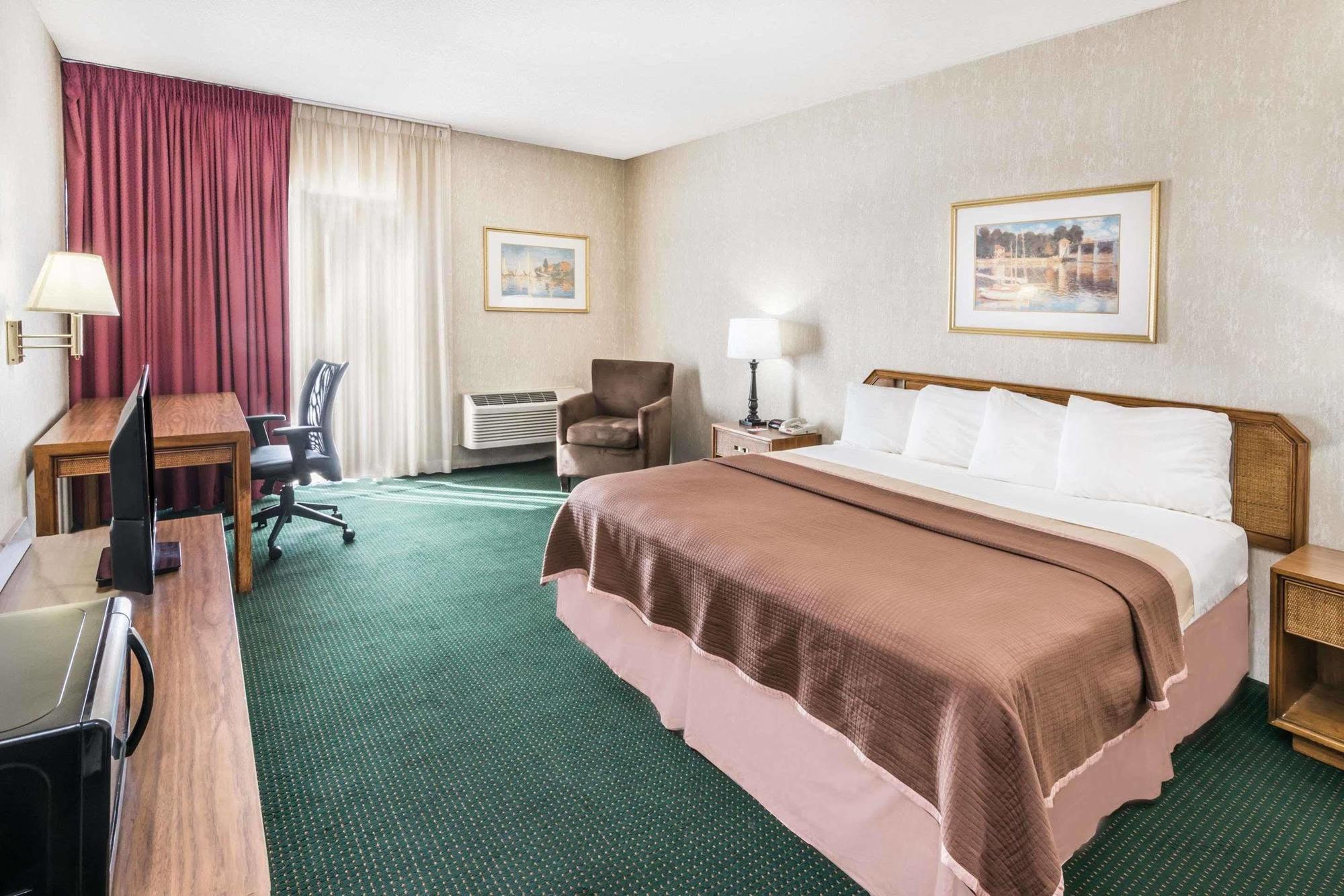 Howard Johnson By Wyndham Milford/New Haven Exteriör bild