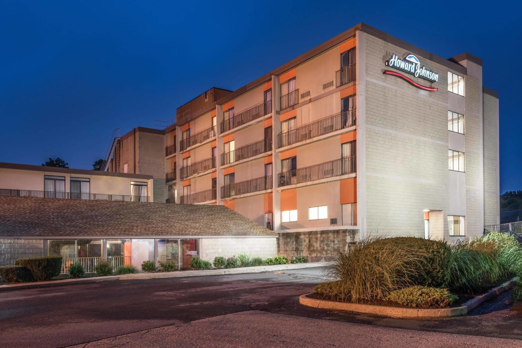 Howard Johnson By Wyndham Milford/New Haven Exteriör bild